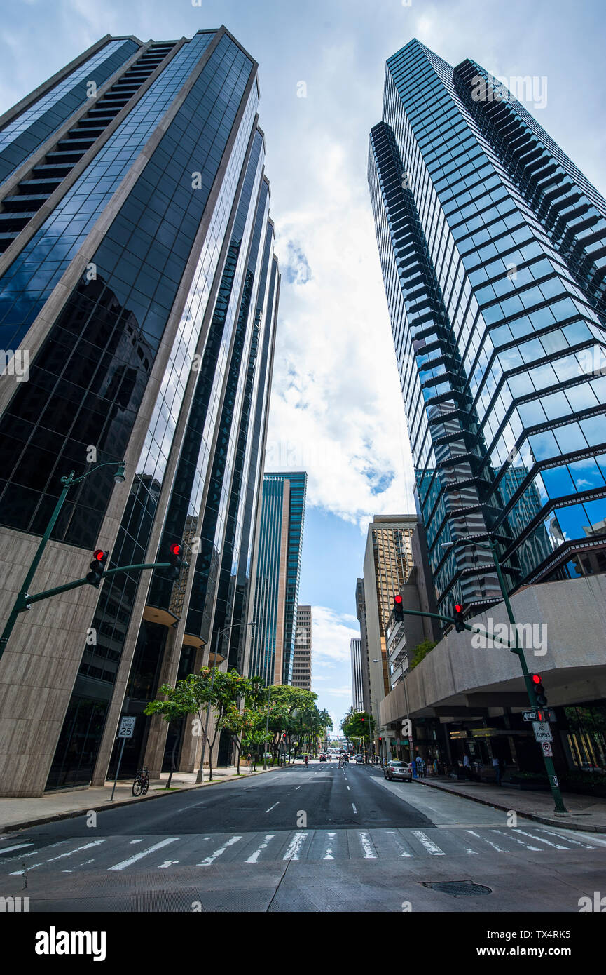 Hawaii, Oahu, Honolulu, altos edificios en el distrito central de negocios Foto de stock