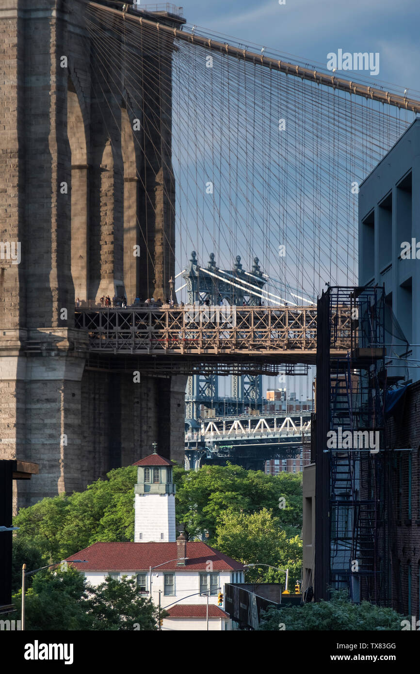 Puentes de Brooklyn y Manhattan, Dumbo, Nueva York, EE.UU. Foto de stock