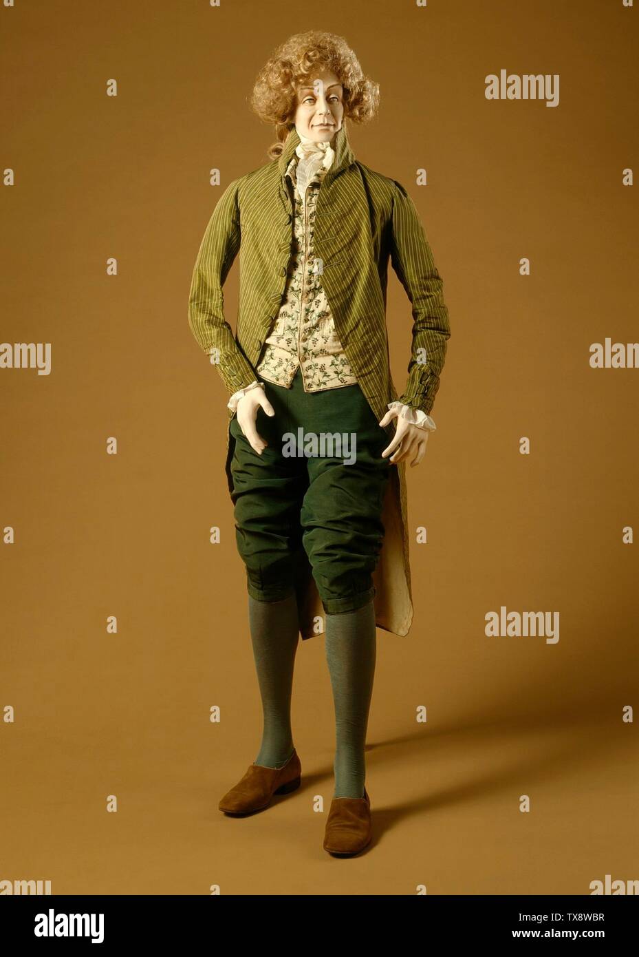 Vestido-abrigo del hombre; Estados Unidos, Massachusetts, Boston, cerca de  1795-1800 Costumes; ropa de abrigo tafeteta de seda; regalo de señora  Willard Larson (M.61.13) Traje y Textiles; entre circa 1795 y circa 1800