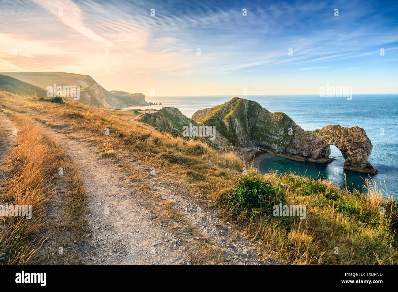 Puerta de Durdle Costa Jurásica, en Dorset playa Inglés, lugares para visitar y viajar en el Reino Unido Europa Foto de stock