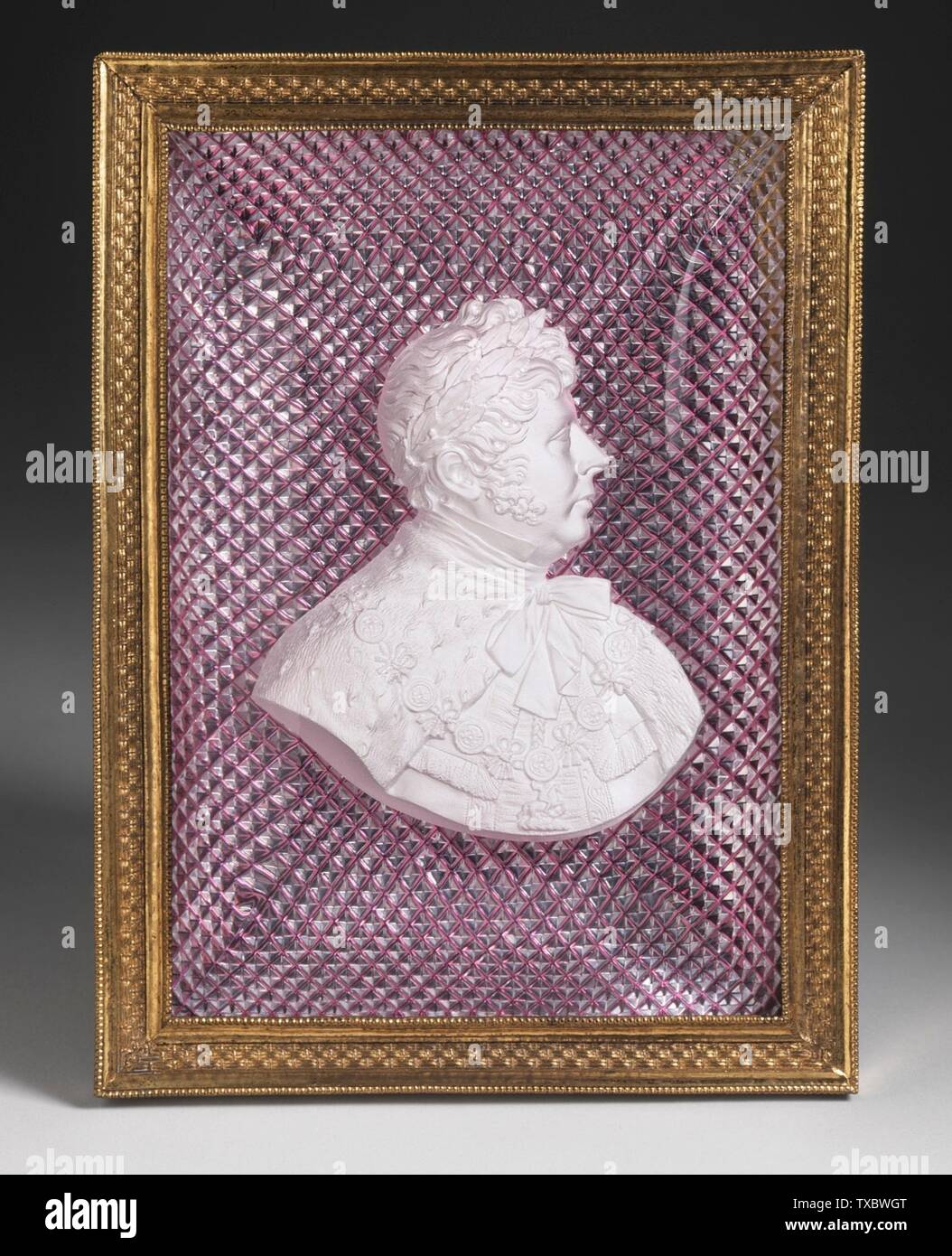 Placa retrato de George IV; Inglaterra, Mobiliario de alrededor de 1820-1830; accesorios vidrio de sulfuro, ormolu enmarcado: 7 1/8 x 5 1/4 x 1 pulg. (18.1 x 13.34 x 2.54 cm) Adquiridos con fondos proporcionados por la Dra. y la Sra. Donald Sears y Julia y Morton Winston (M.141.139) Artes Decorativas y Diseño; entre circa 1820 y circa 1830 fecha QS:P571,+1850-00-00T00:00:00Z/7,P1319,+1820-00-00T00:00:00Z/1830 00, P140000-00 Foto de stock