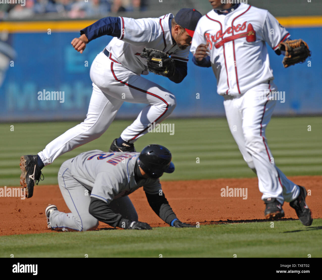 A puro jonrón: los Bravos de Atlanta liquidan a Astros y son