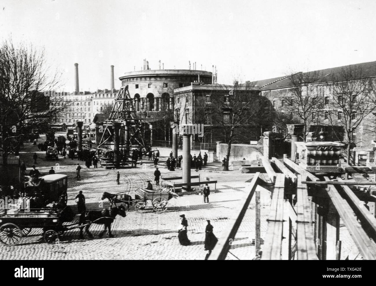 La construcción de la línea 2 del metro de París (Jaurès station). En el fondo, la Rotonde de la Villette (o barrière Saint-Martin). Marzo 5, 1902 Foto de stock