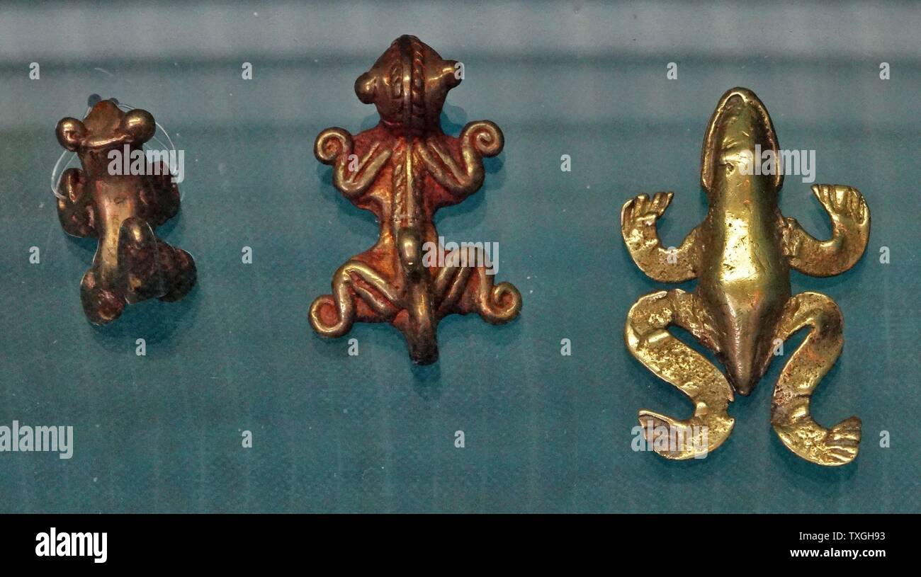 Selección de piezas de orfebrería colombiana. Fecha del siglo XVI. Foto de stock