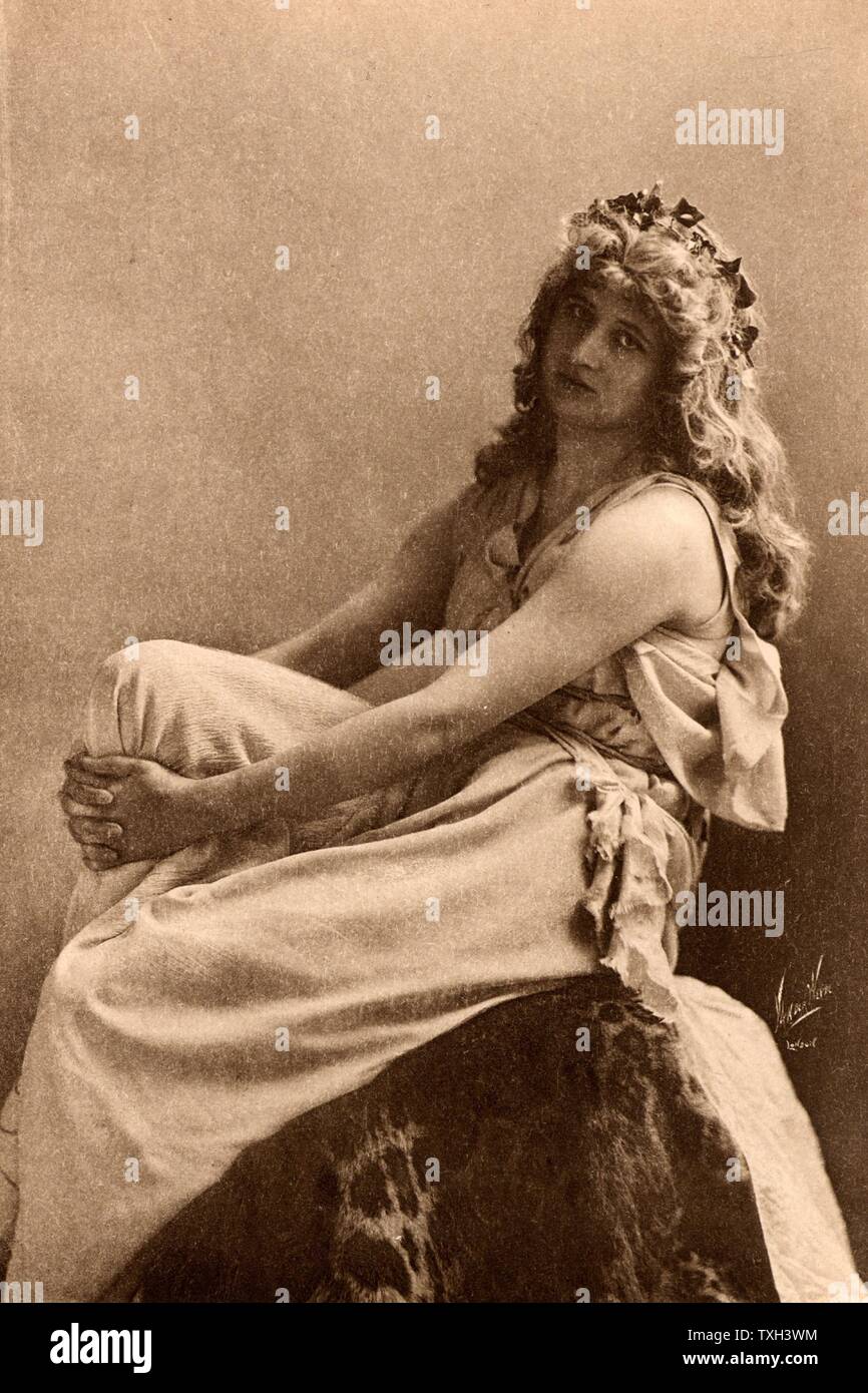 Mary Anderson (1859-1940) actriz norteamericana, aquí como Perdita en 'El Cuento de invierno" de William Shakespeare, un papel que desempeñó en el Teatro Liceo, en Londres, en 1887. Huecograbado. Foto de stock