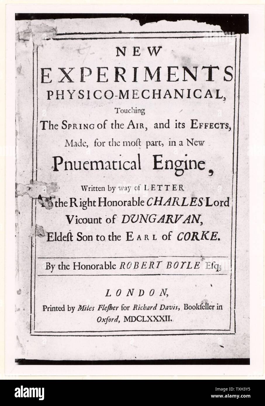 Página de título de la tercera edición de 'Nuevos experimentos Physico-Mechanical …" por Robert Boyle. Londres, 1682. Foto de stock