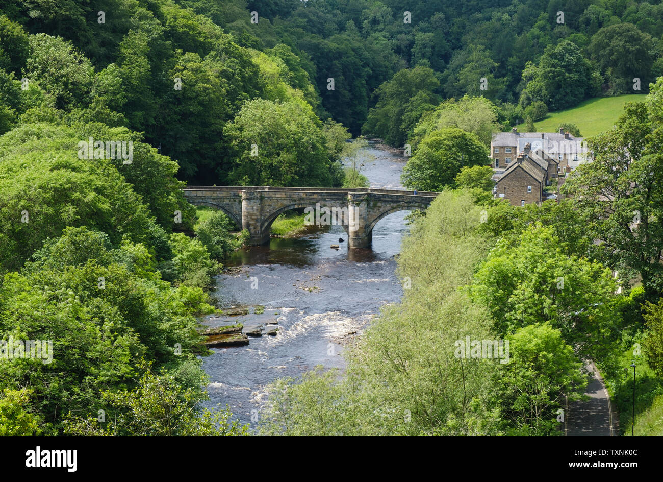 El Puente Verde sobre el río Swale en Swaledale Richmond North Yorkshire Foto de stock