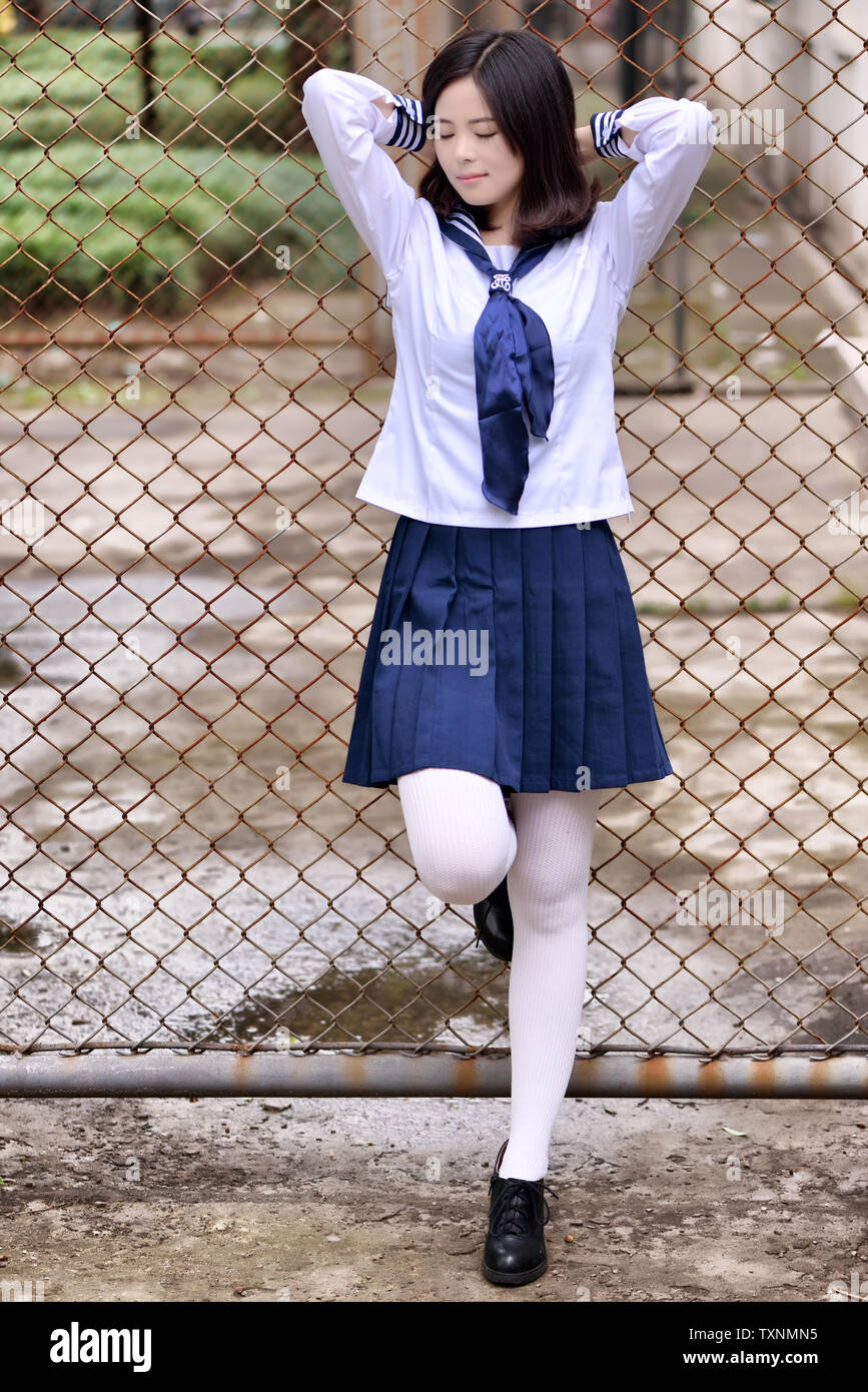 Estudiante de belleza uniforme escolar traje marinero jk juventud japonesa pura fresca pequeña y encantadora hermoso campus Foto de stock