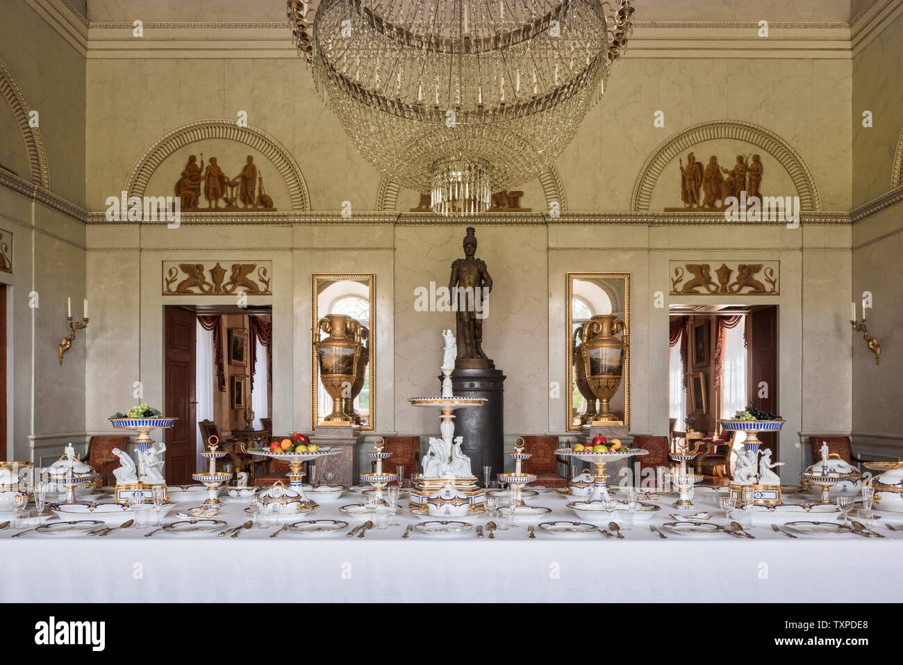 Conjunto mesa de banquete en el Schloss Fasanerie en Hessen, Alemania Foto de stock