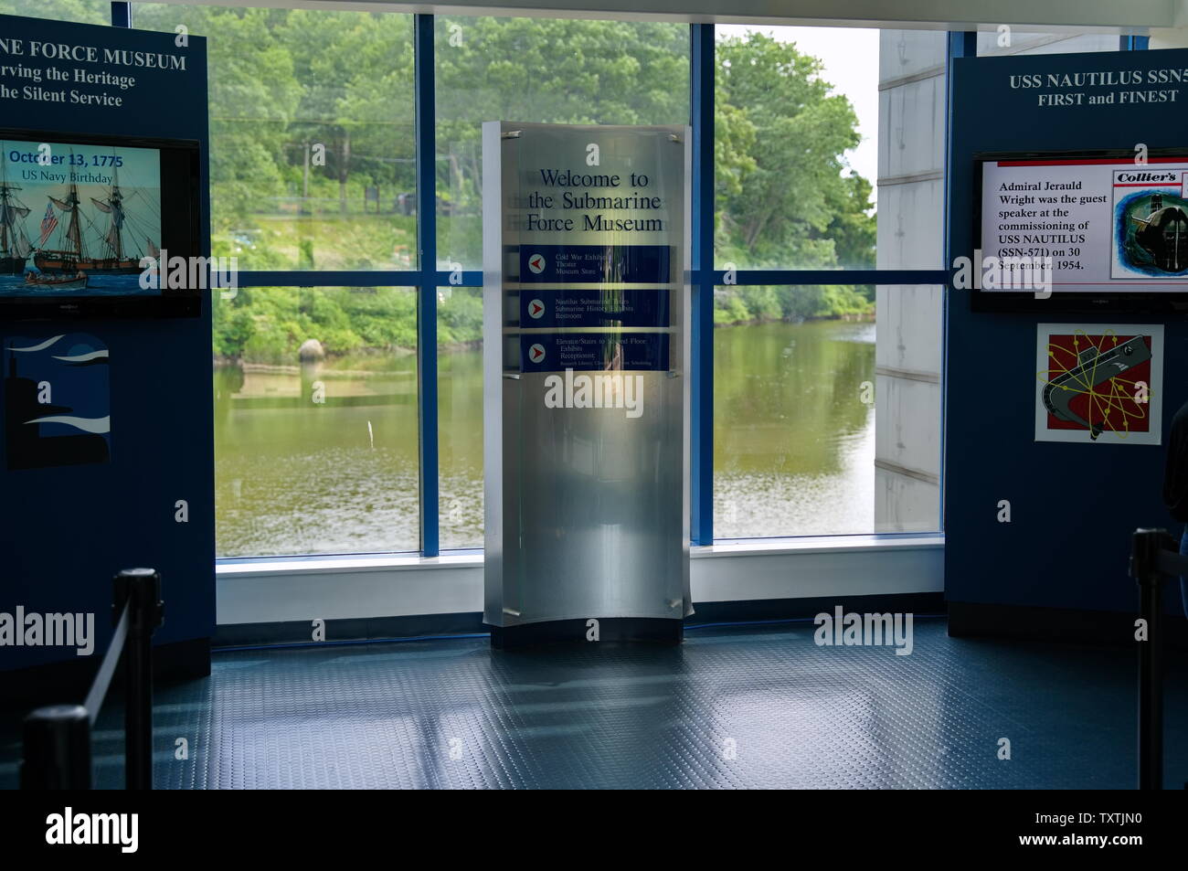 Museo de la fuerza de submarinos, Groton CT USA, jun 2019. Interior con fotos, exposiciones y réplicas que conducen a la evolución de la moderna de submarinos de ataque. Foto de stock