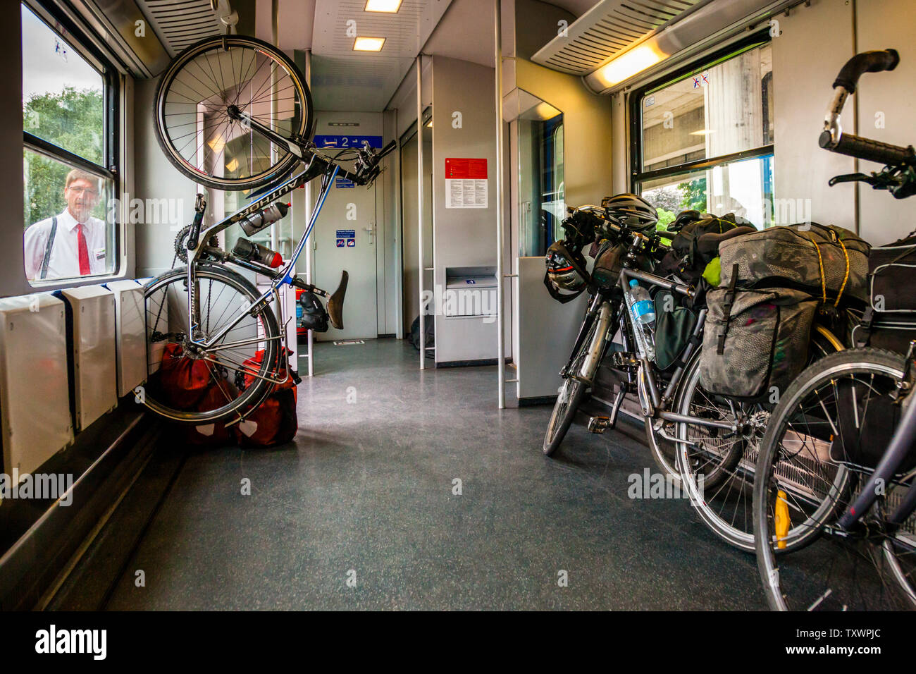 Parte de transmisión de bicicleta fotografías e imágenes de alta resolución  - Alamy