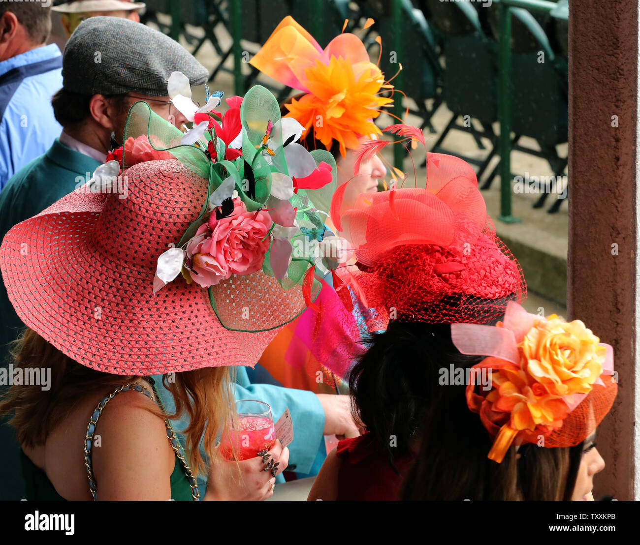 Derby hats fotografías e imágenes de alta resolución - Alamy