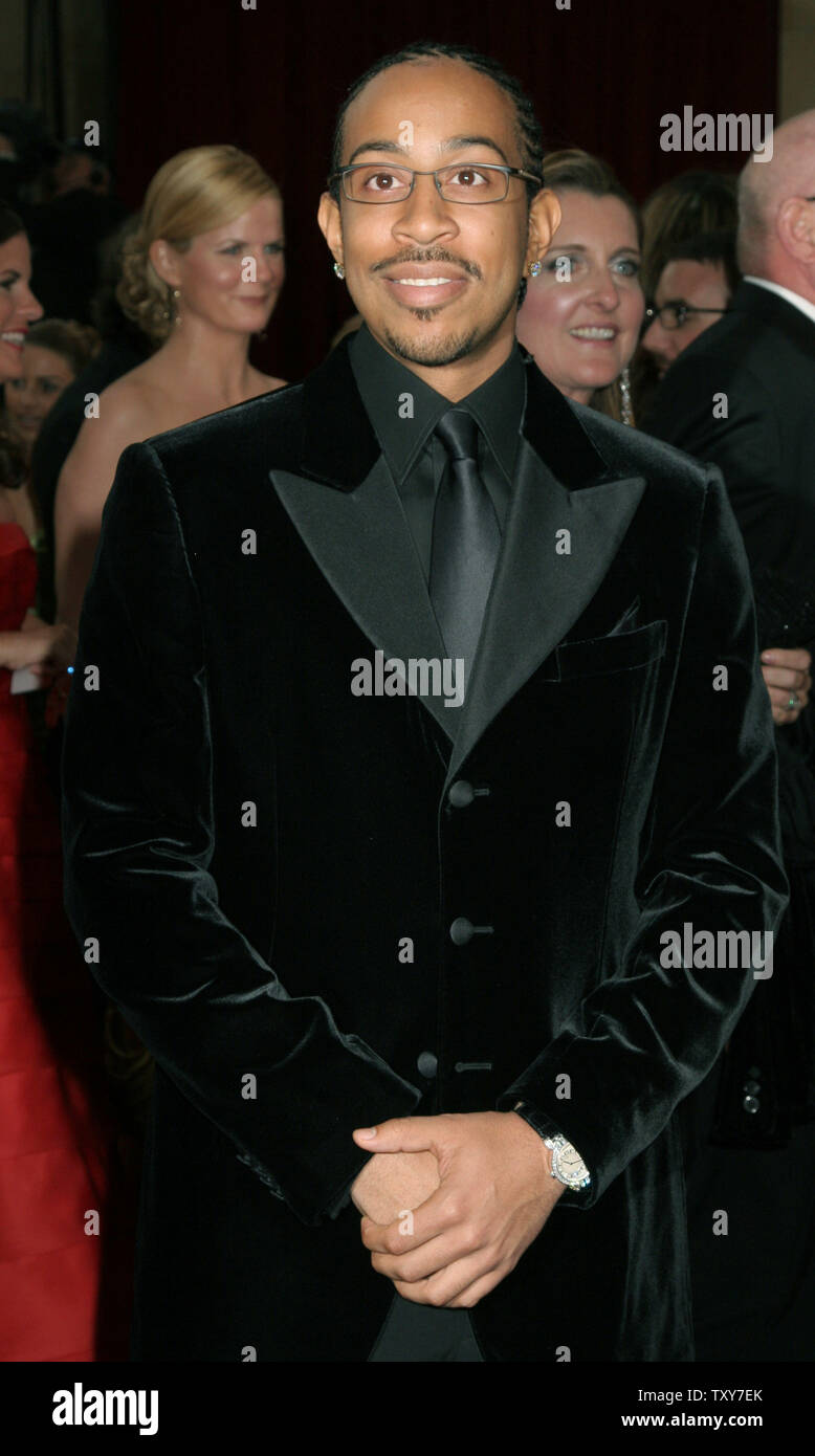 El actor Chris 'Ludacris' Bridges que protagoniza 'Crash', que está nominado a Mejor Película, llega a la 78ª Anual de los Premios de la academia en el Kodak Theatre de Hollywood, CA., el 5 de marzo de 2006. (UPI foto/David Silpa) Foto de stock