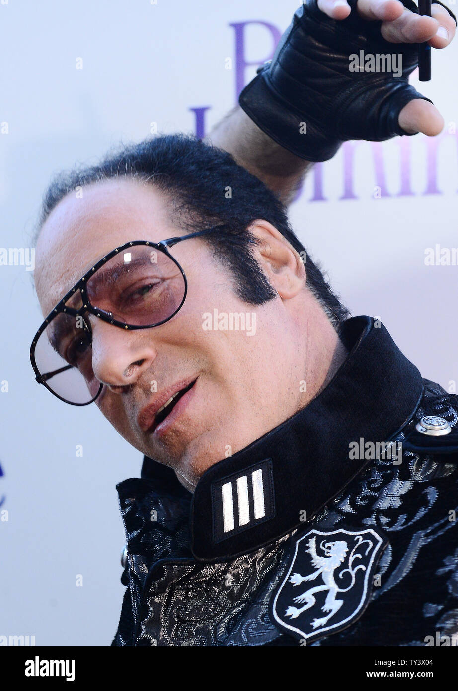 El actor y humorista Andrew dice Clay asiste al estreno de la nueva
