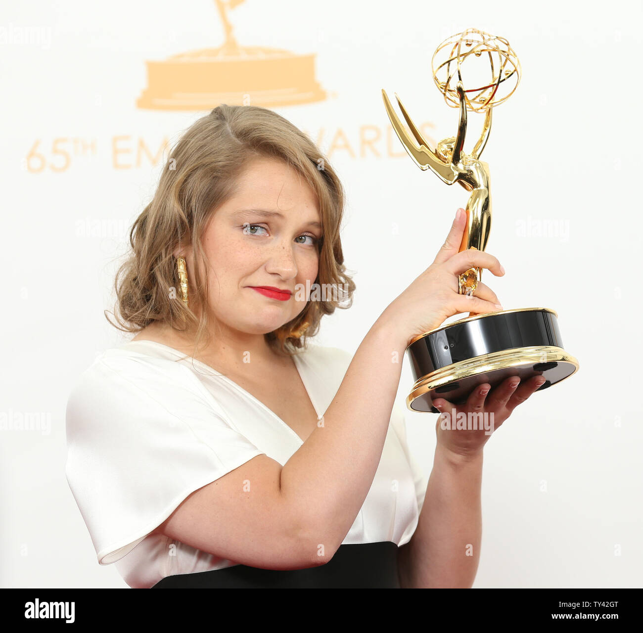 La actriz Merritt Wever posee el premio ganó para "apoyar a la actriz