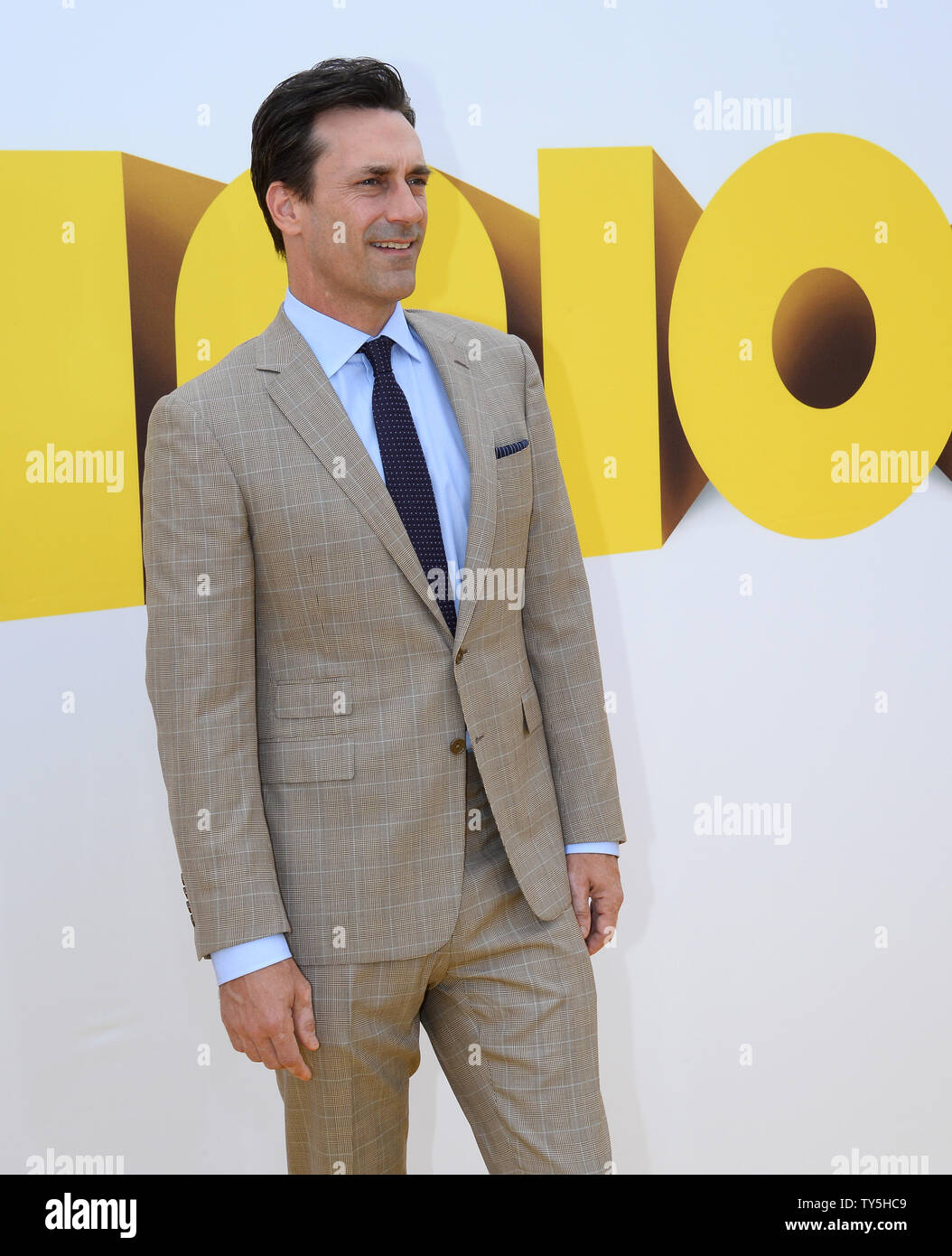 Miembro del Reparto Jon Hamm, la voz de hierba Overkill en el Motion