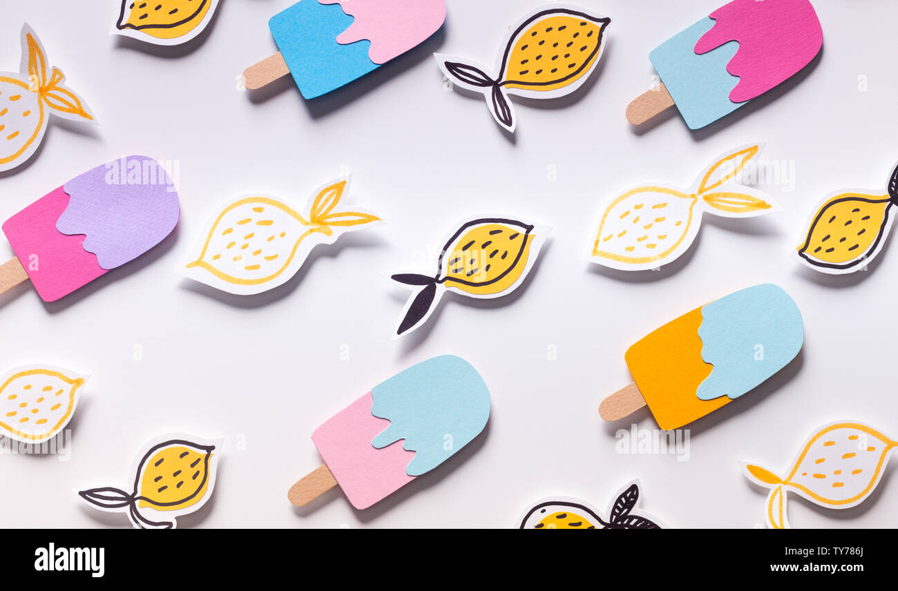 Verano wallpaper creativos con papel coloreado esquimal Fotografía de