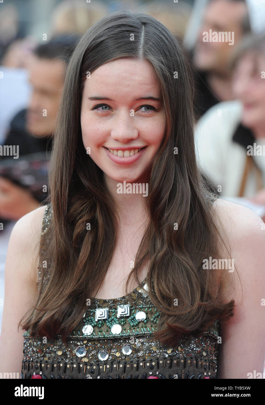 La actriz británica Anna Popplewell atiende el 'National Movie Awards' en el Wembley Arena en Londres el 11 de mayo de 2011. UPI/Rune Hellestad Foto de stock