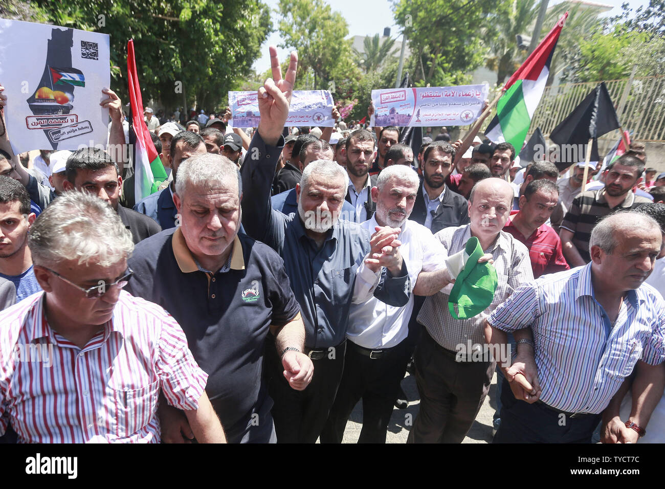 Sponsored By 3 Fotos E Imagenes De Stock Alamy