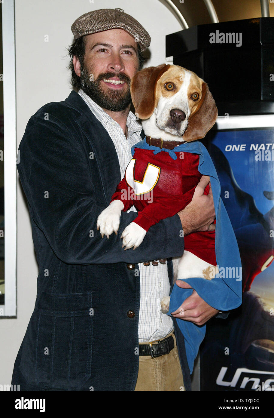 Jason Lee y Underdog llegar para el estreno de su nueva película