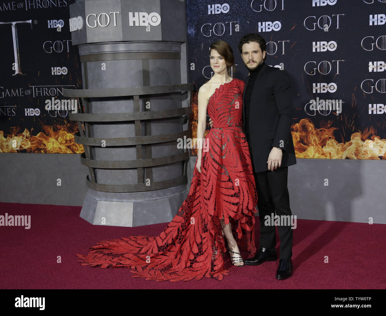 Rose Leslie y Kit Harington llegan a la alfombra roja en la premiere de la  temporada 8 de 'Juego de Tronos' en el Radio City Music Hall el 3 de abril  de