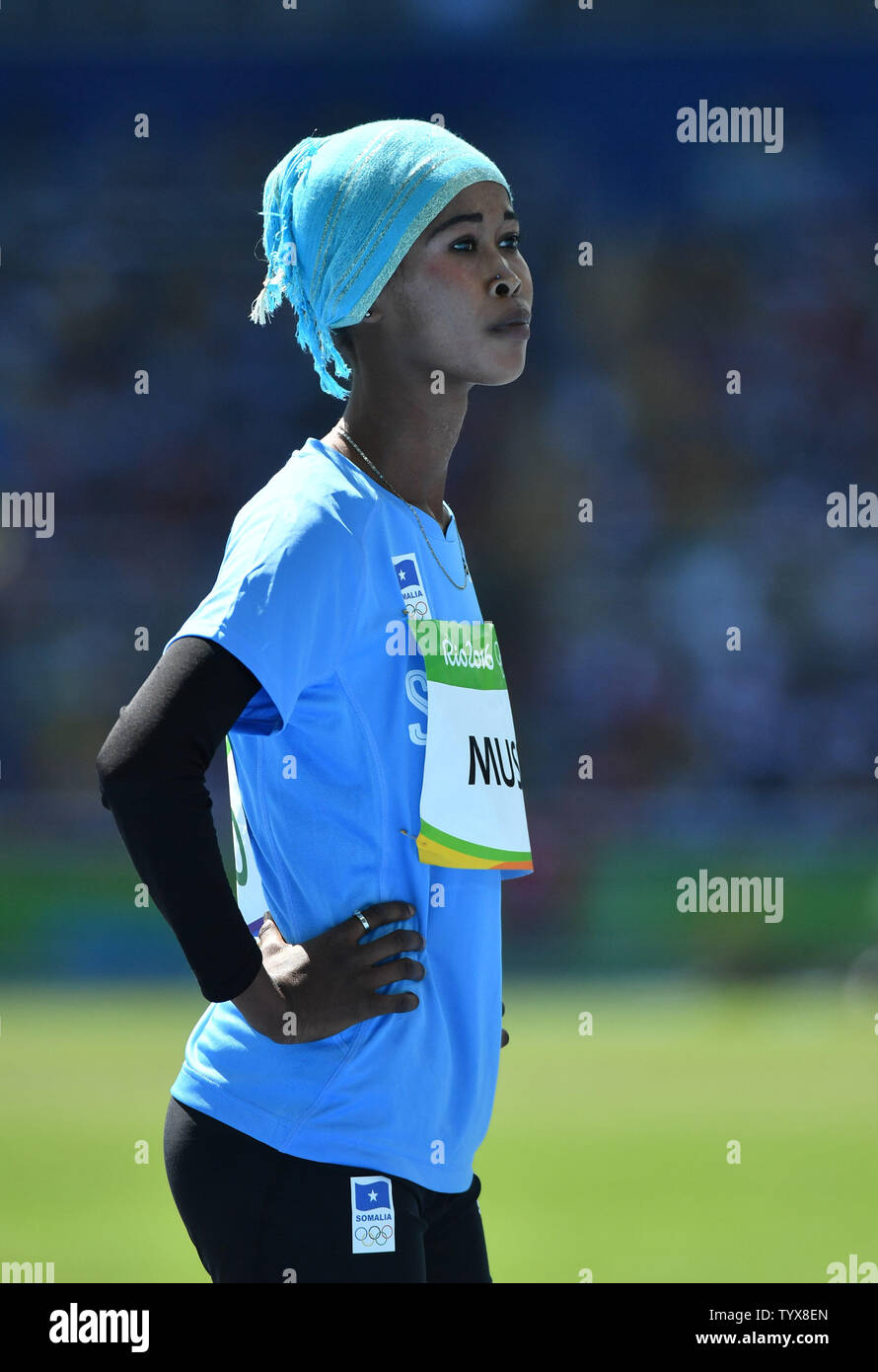 Maryan Muse De Somalia Se Prepara Para Ejecutarse En La Mujer La Ronda 1 De 400m En Los Juegos Olimpicos De Verano De Rio 16 En Rio De Janeiro Brasil 13 De