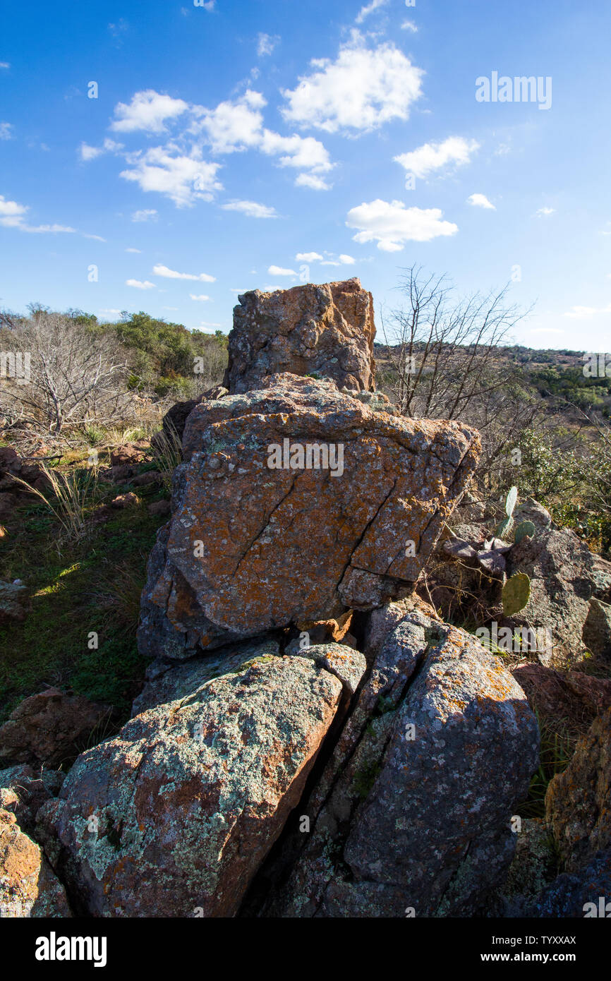 Tintas Lake State Park, Texas - rocas y cielo azul Foto de stock