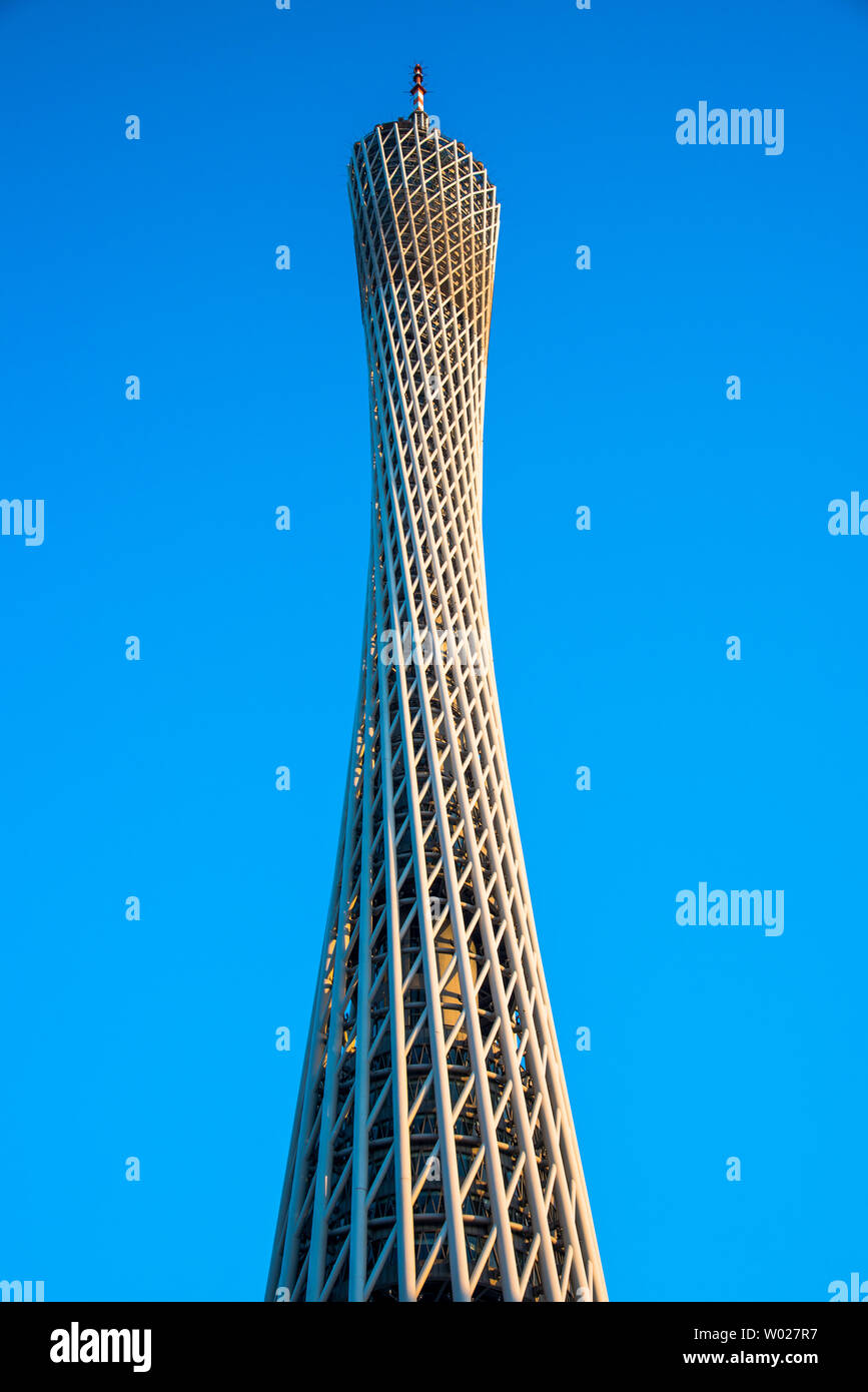 Torre de Guangzhou cintura pequeña en la ciudad de Guangzhou, Provincia de  Guangdong Fotografía de stock - Alamy