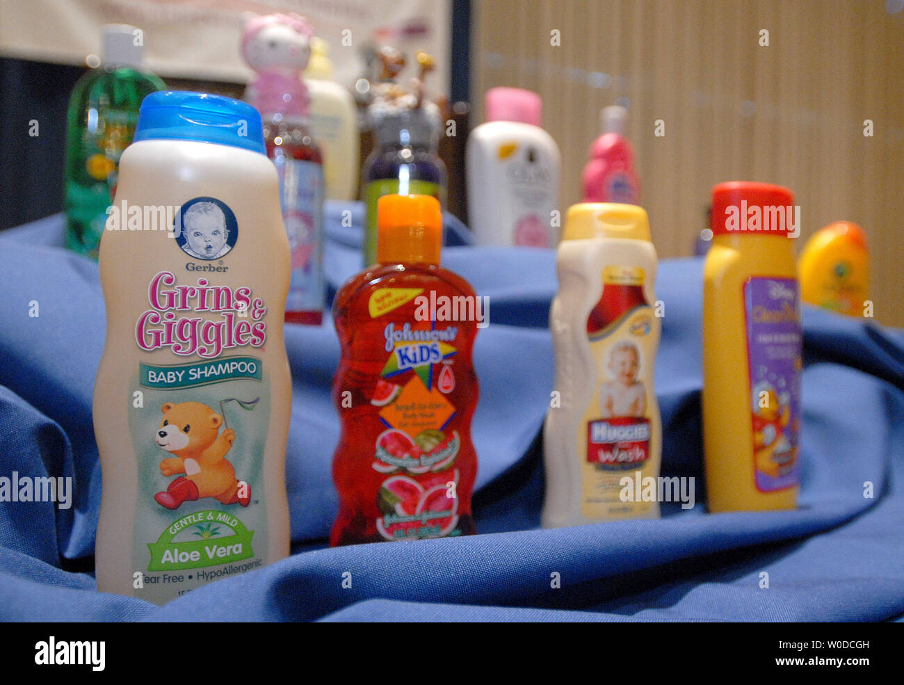 Productos de baño para niños fotografías e imágenes de alta resolución -  Alamy