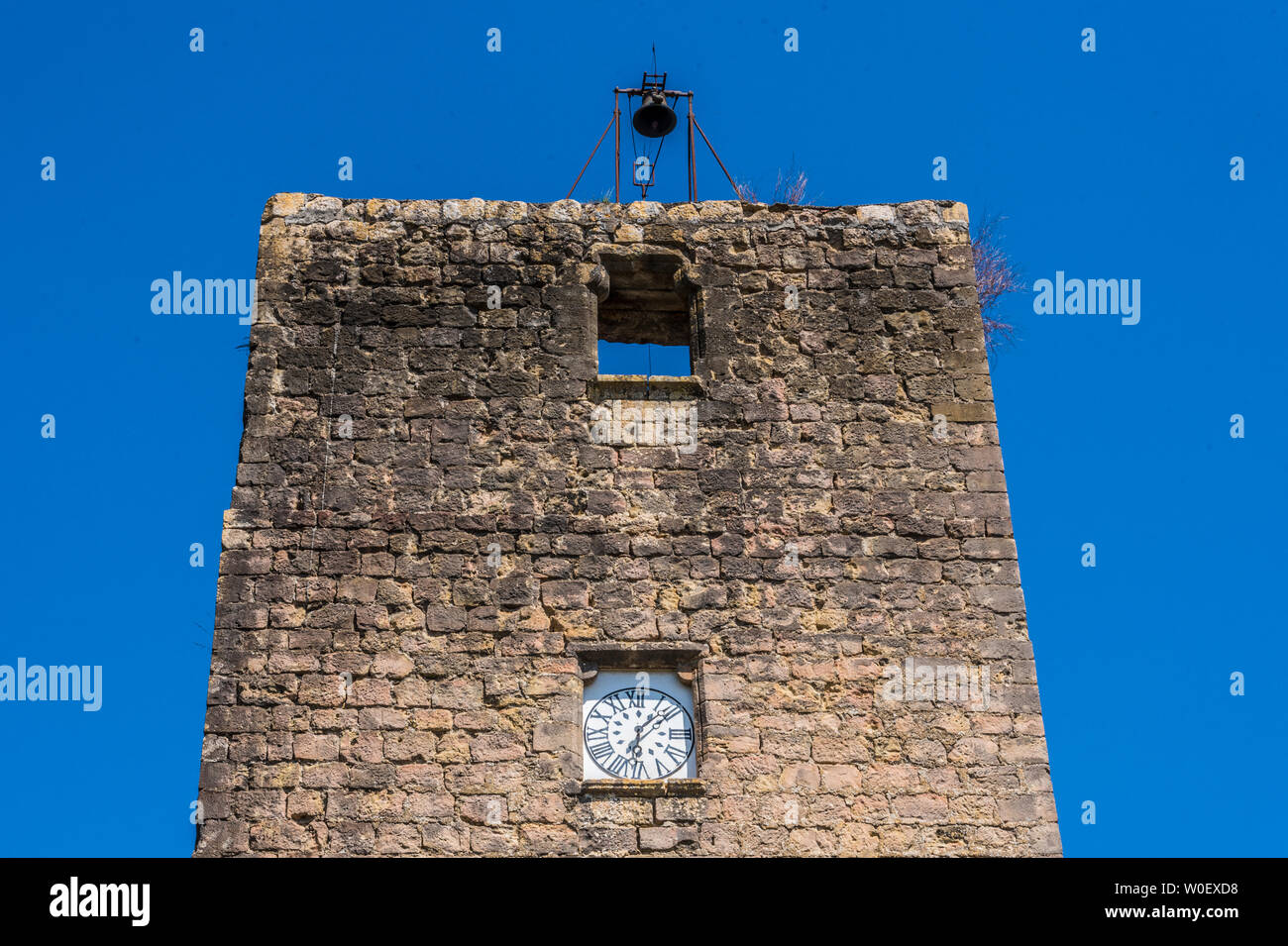 Francia, Gers, antiguo pueblo medieval de Tillac (12º-15º siglo), torre medieval, (Saint James Way) Foto de stock