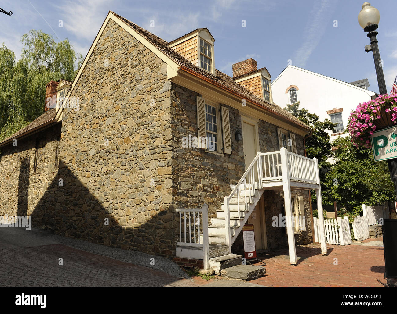 La antigua casa de piedra, una de las más antiguas conocer las estructuras  restantes en la Capital de la nación, es visto en Georgetown, en  Washington, DC, el 2 de julio de