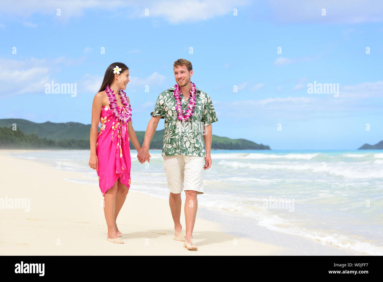 Vestido tradicional hawaiano fotografías e imágenes de alta resolución -  Alamy