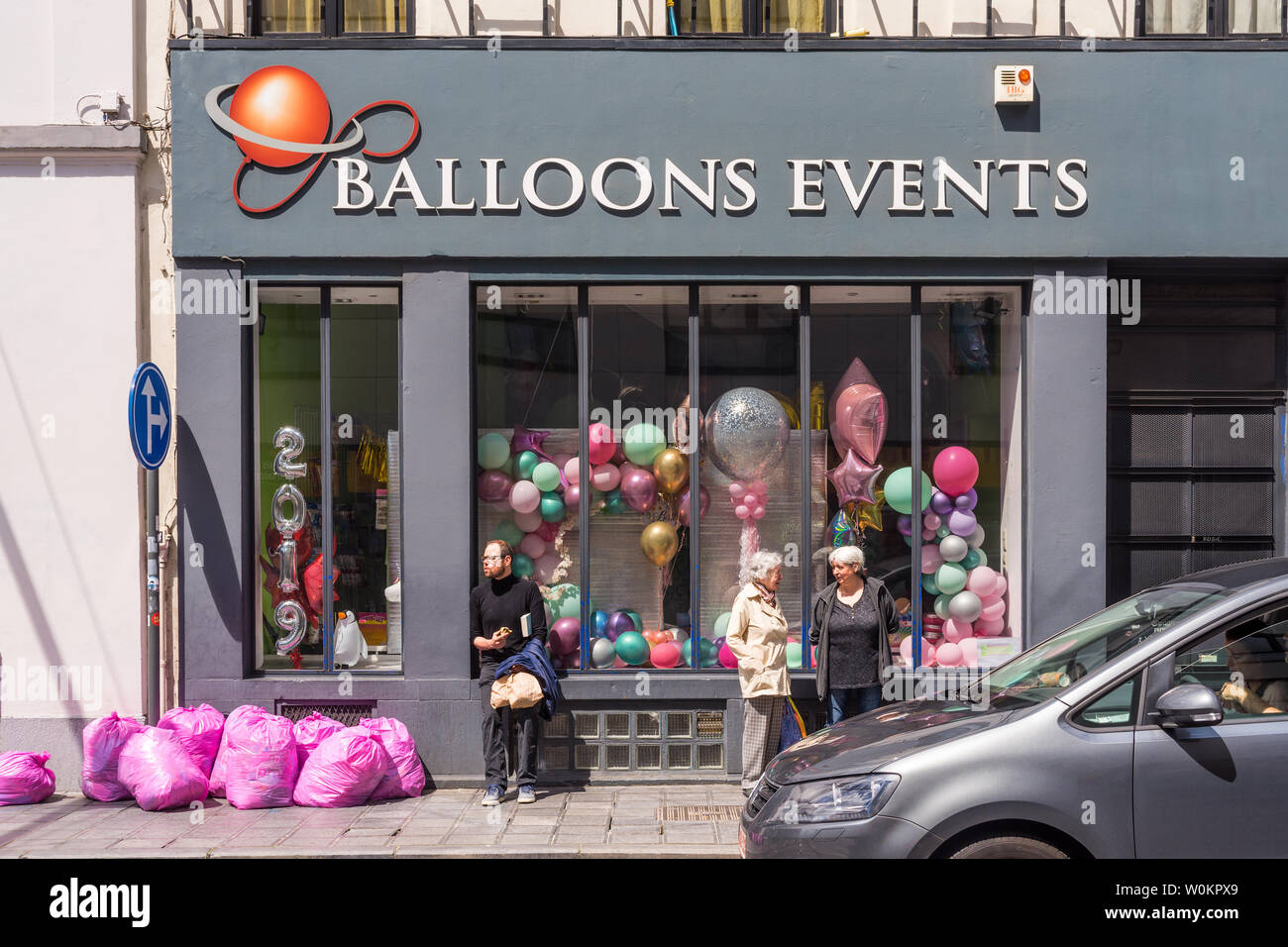 Globos & eventos tienda de fachada, Saint-Gilles, Bruselas Fotografía de  stock - Alamy