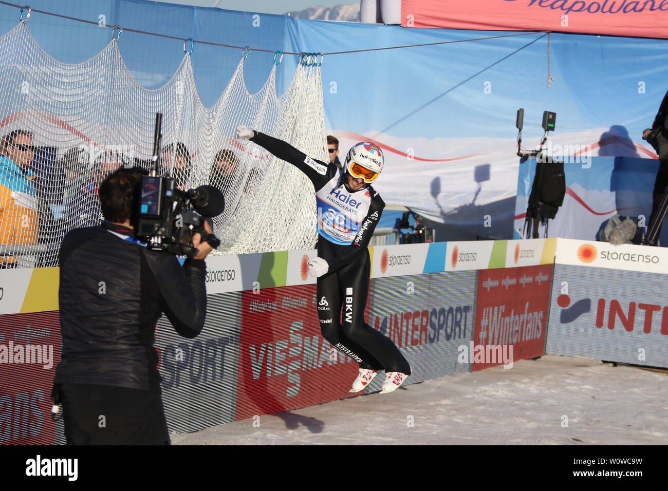 Hoch, höher am Höchsten: Killian PEIER (Schweiz / CH) Bronce nachdem für ihn feststeht beim Skispringen Herren, FIS Nordische Ski-WM 2019 en Seefeld Foto de stock