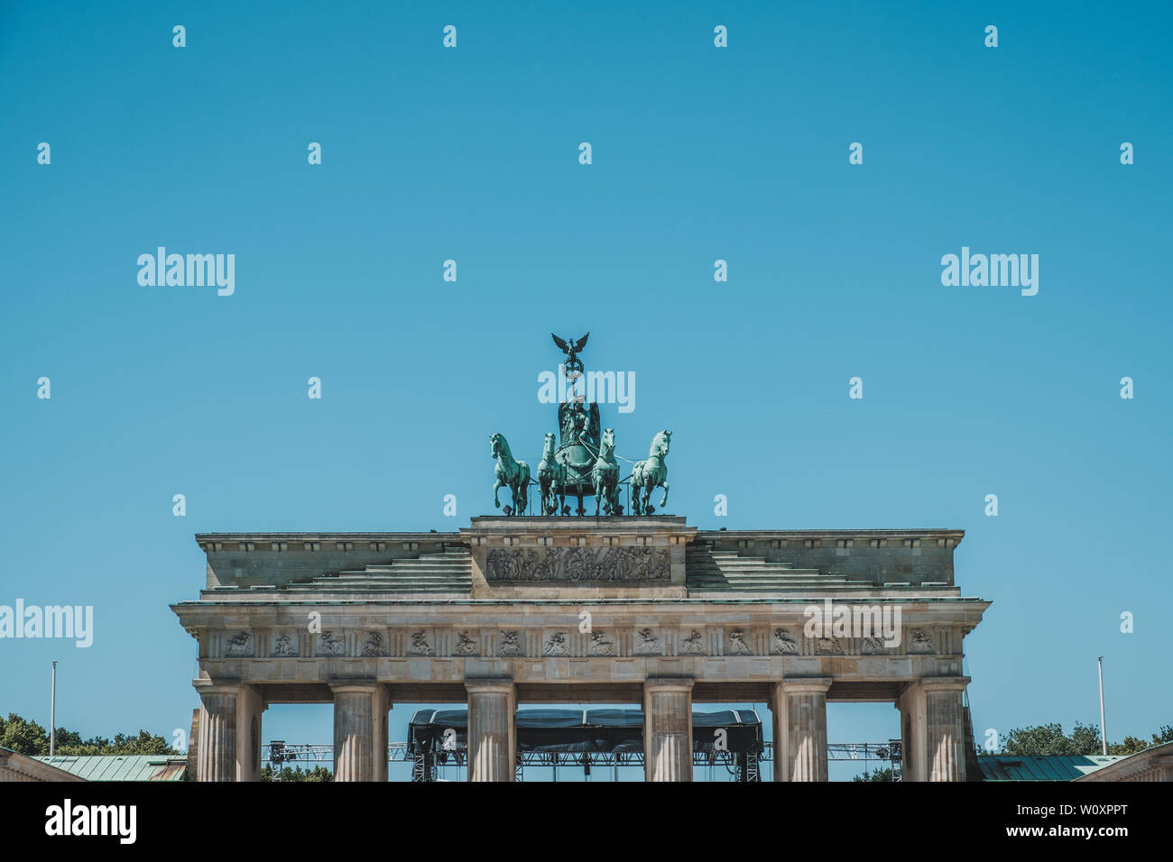 Brandenburger Tor - Berlín Alemania - Puerta de Brandeburgo - Foto de stock