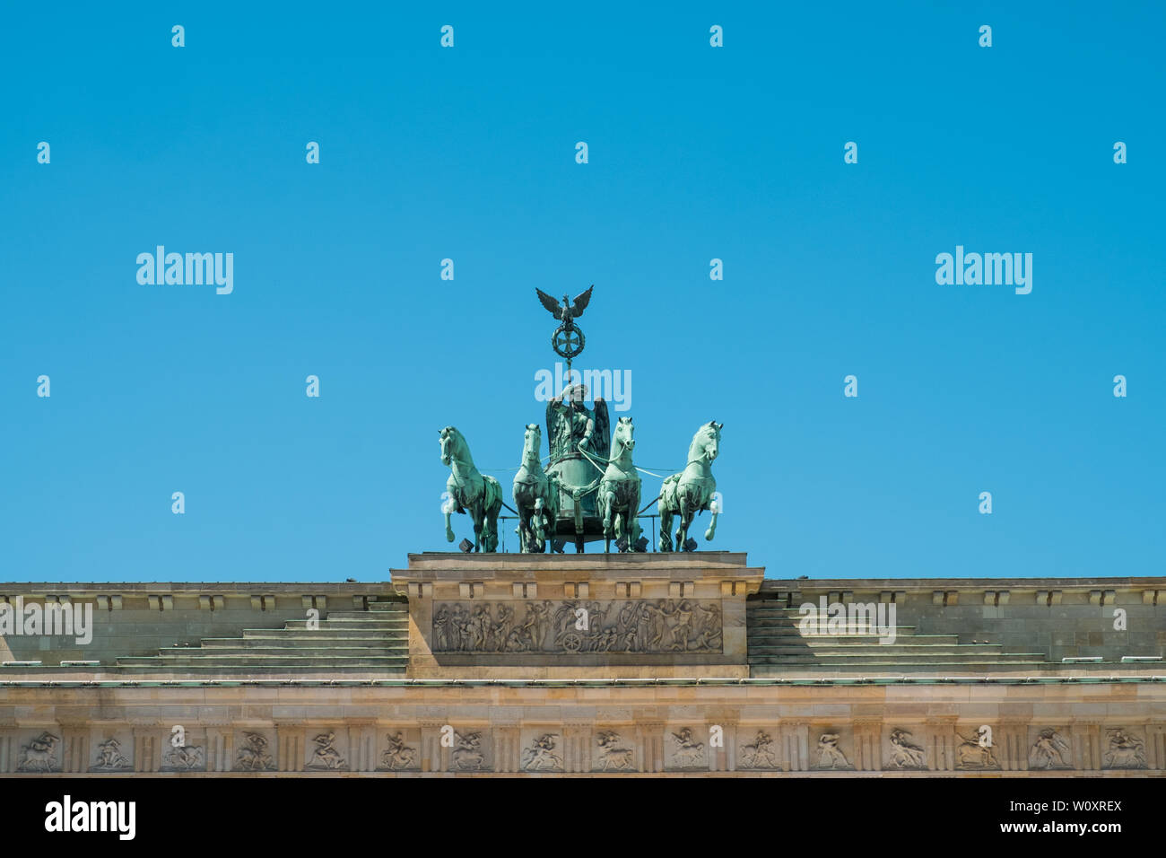 Brandenburger Tor - Berlín Alemania - Puerta de Brandeburgo - Foto de stock