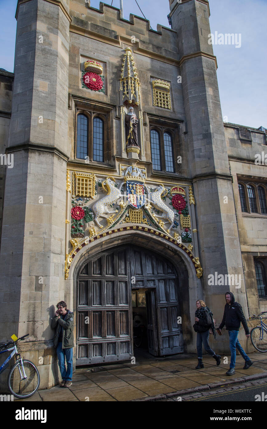La Gran Puerta en collage de Cristo en el centro de Cambridge, 2019 Foto de stock
