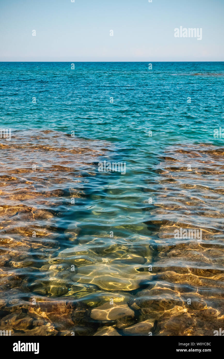 El mar Mediterráneo y la vista submarina. Foto de stock