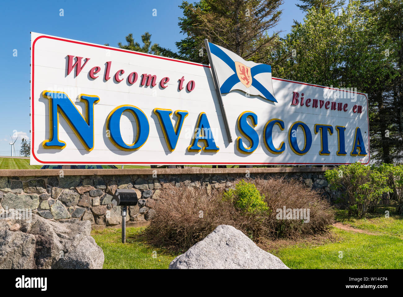 Bienvenido a Nova Scotia de signo en la provincia frontera en Canadá Foto de stock