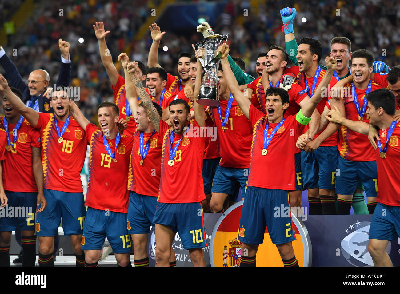 Selección española fútbol fotografías imágenes de alta resolución - Alamy