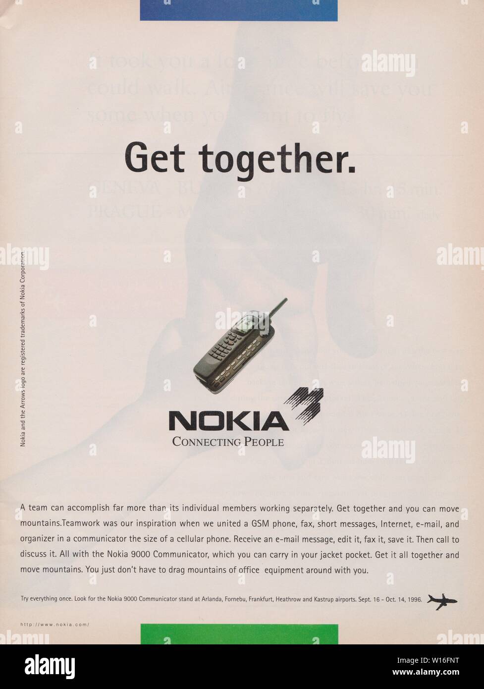Cartel de publicidad Nokia 9000 Communicator Phone, revista 1996, Nokia Connecting People, eslogan, llegar juntos anuncio desde 1990 Foto de stock