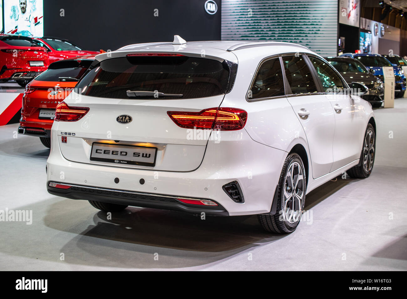 Poznan Polonia Marzo 19 Nuevo Kia Ceed Sw Station Wagon Combi Poznan International Motor Show La Tercera Generacion Coche Compacto Producido Por Kia Motors Fotografia De Stock Alamy
