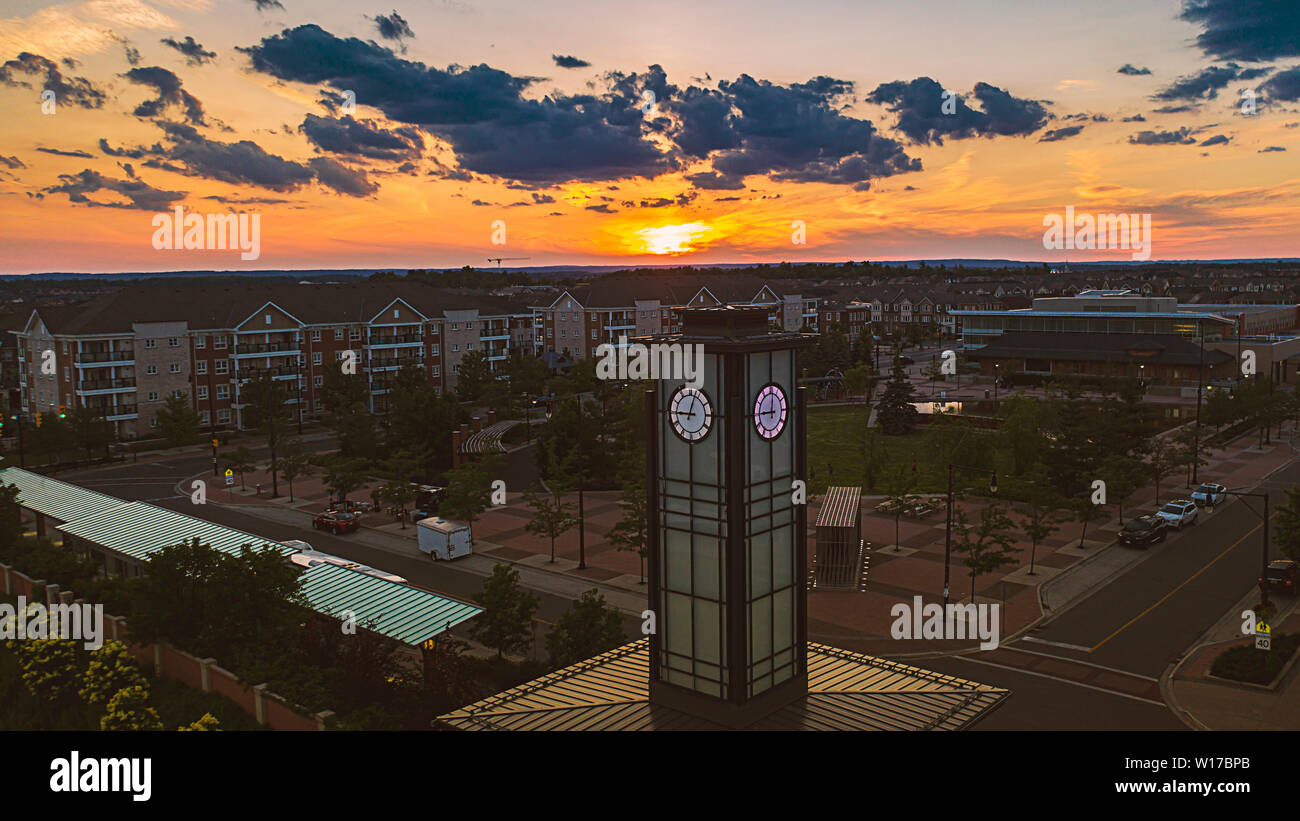 Clocktower y la puesta de sol Foto de stock