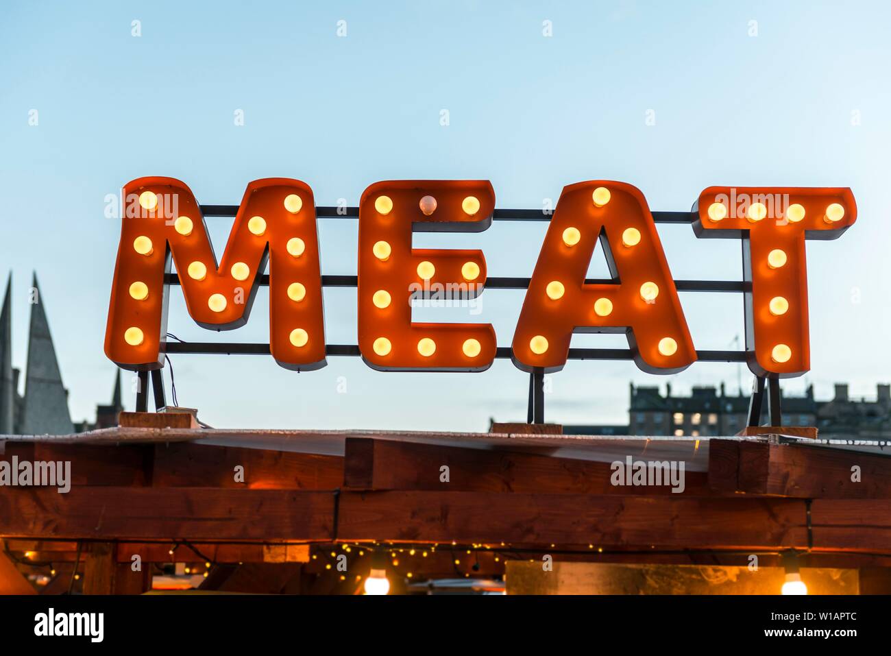 La carne, el Mercado de Navidad de Edimburgo, Edimburgo, Escocia, Edimburgo, la carne, el Mercado de Navidad, Carne, Carne, Carne, Carne, Carne, Carne, Carne, Carne, Carne, Foto de stock