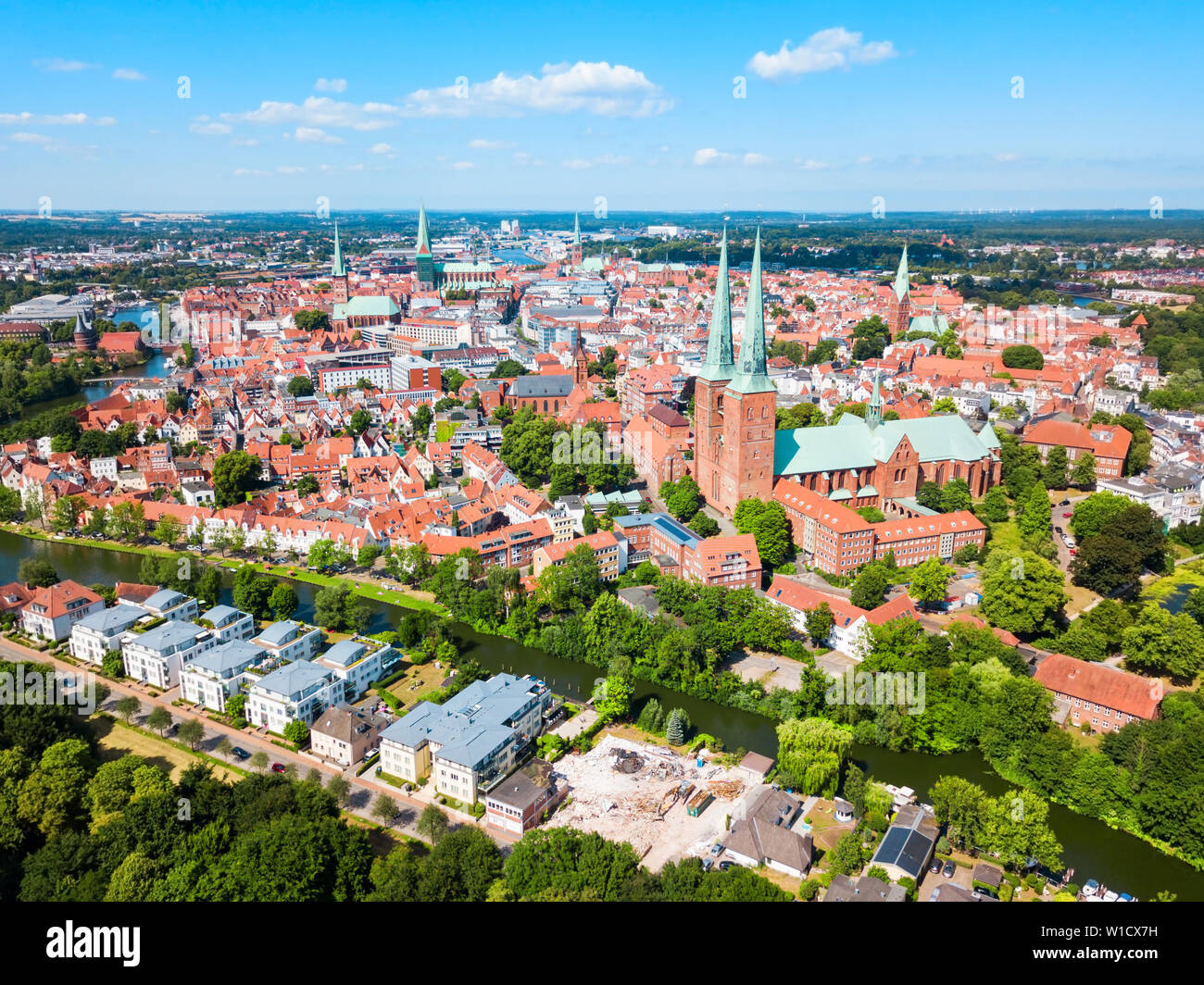 Vista aérea de la ciudad vieja Lubeck en Alemania Foto de stock