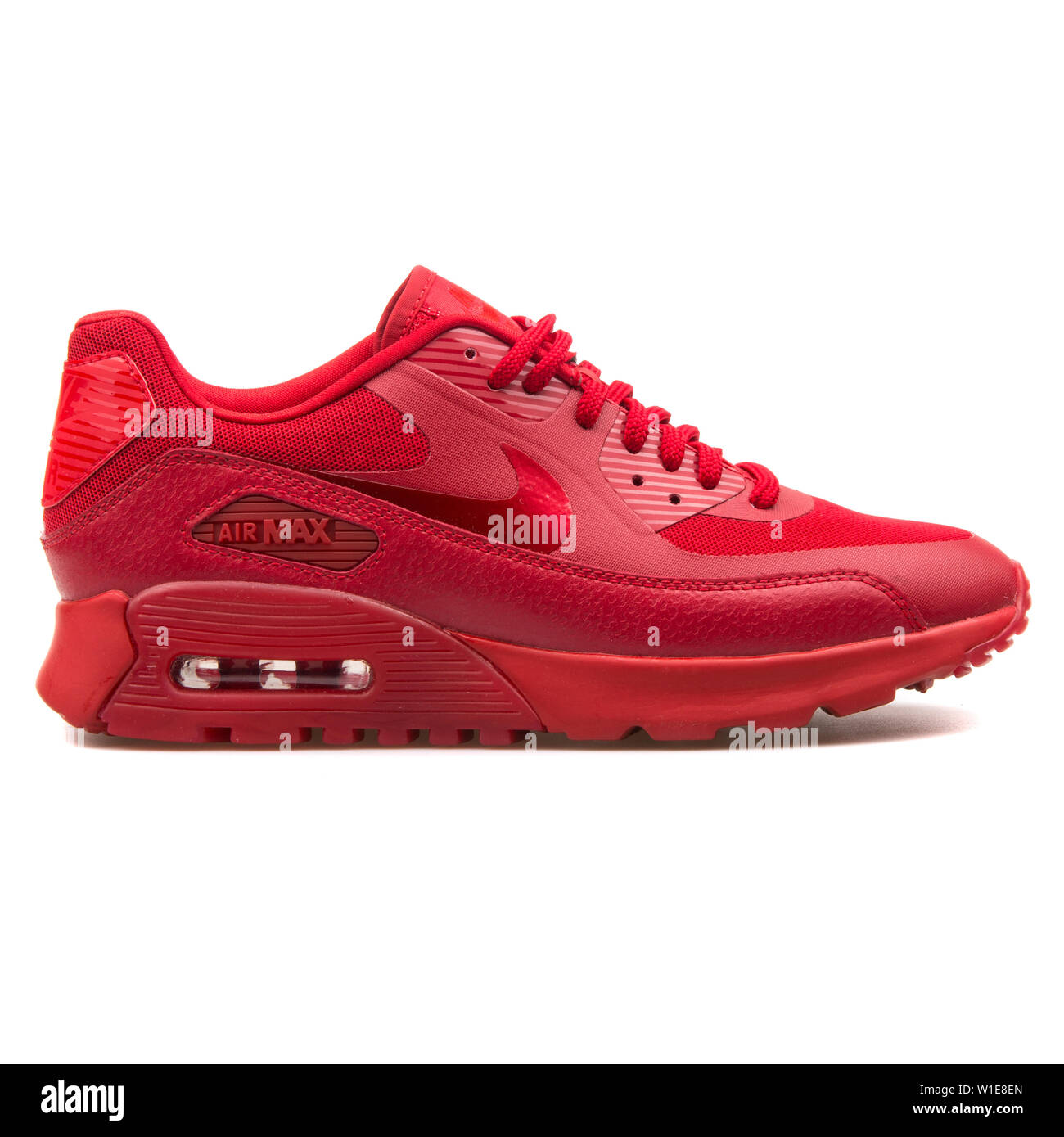Derechos de autor pintar Hecho de Nike sneakers red fotografías e imágenes de alta resolución - Página 10 -  Alamy