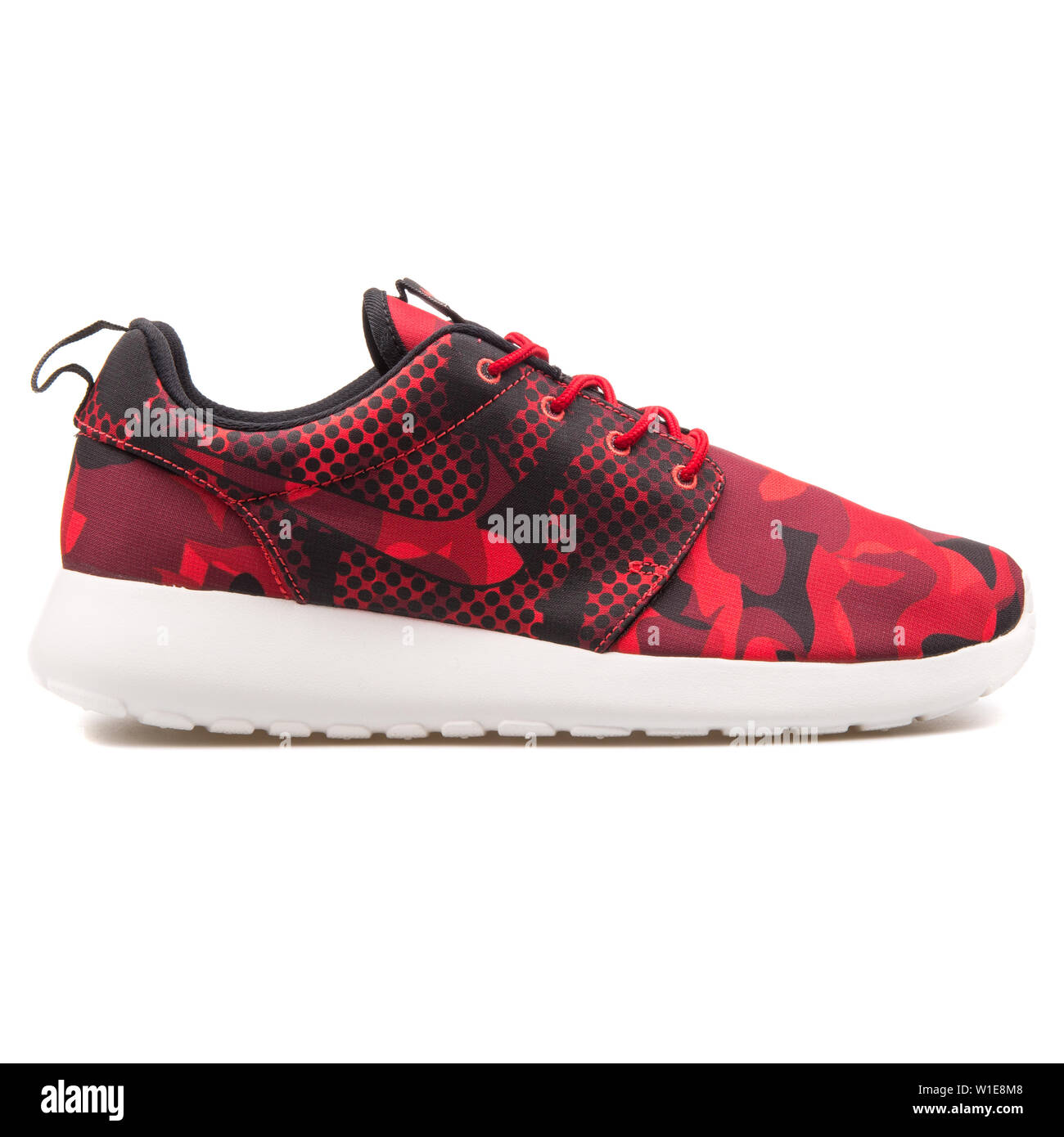 Nike roshe run rojas hombre sale