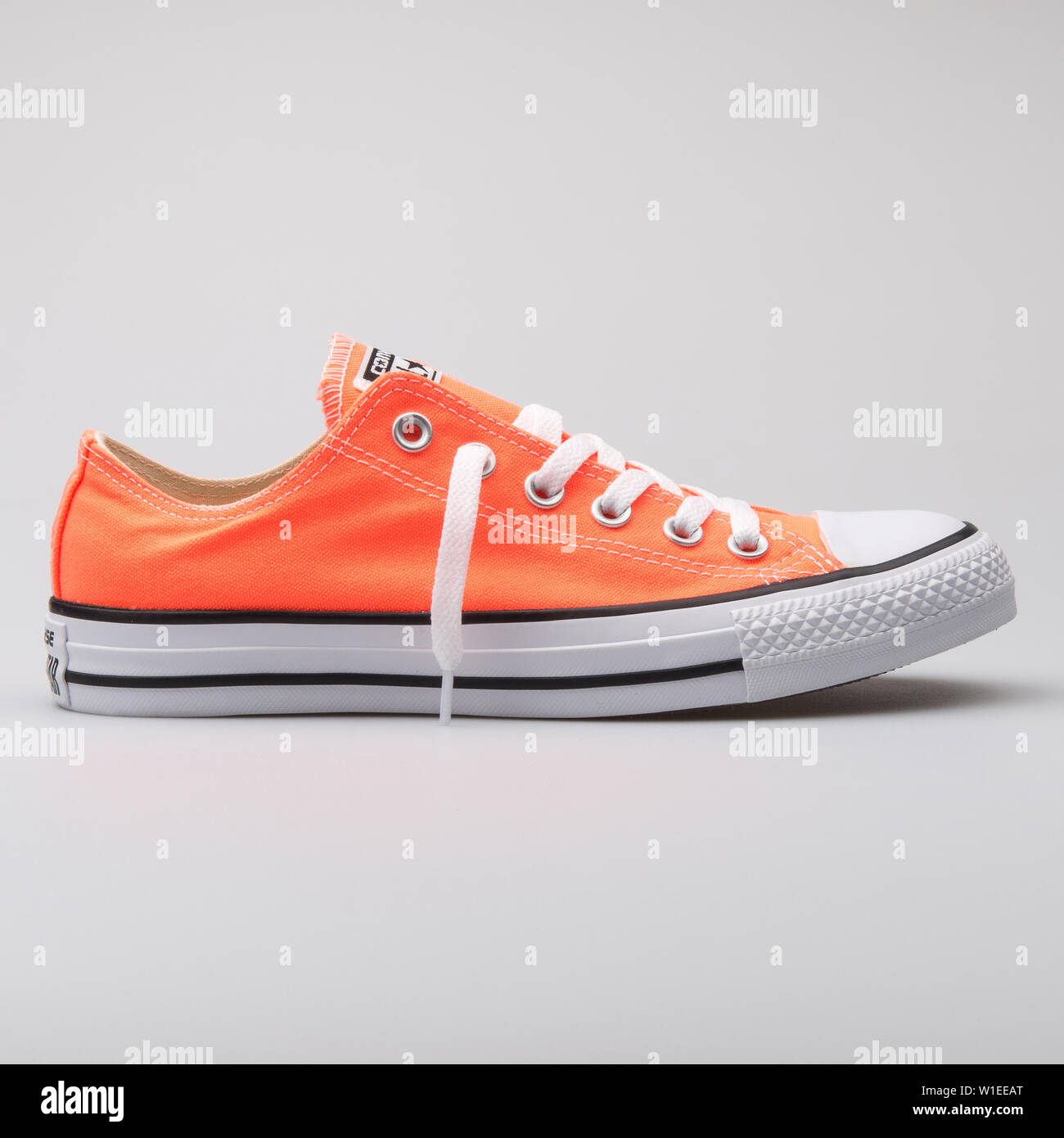 converse naranja