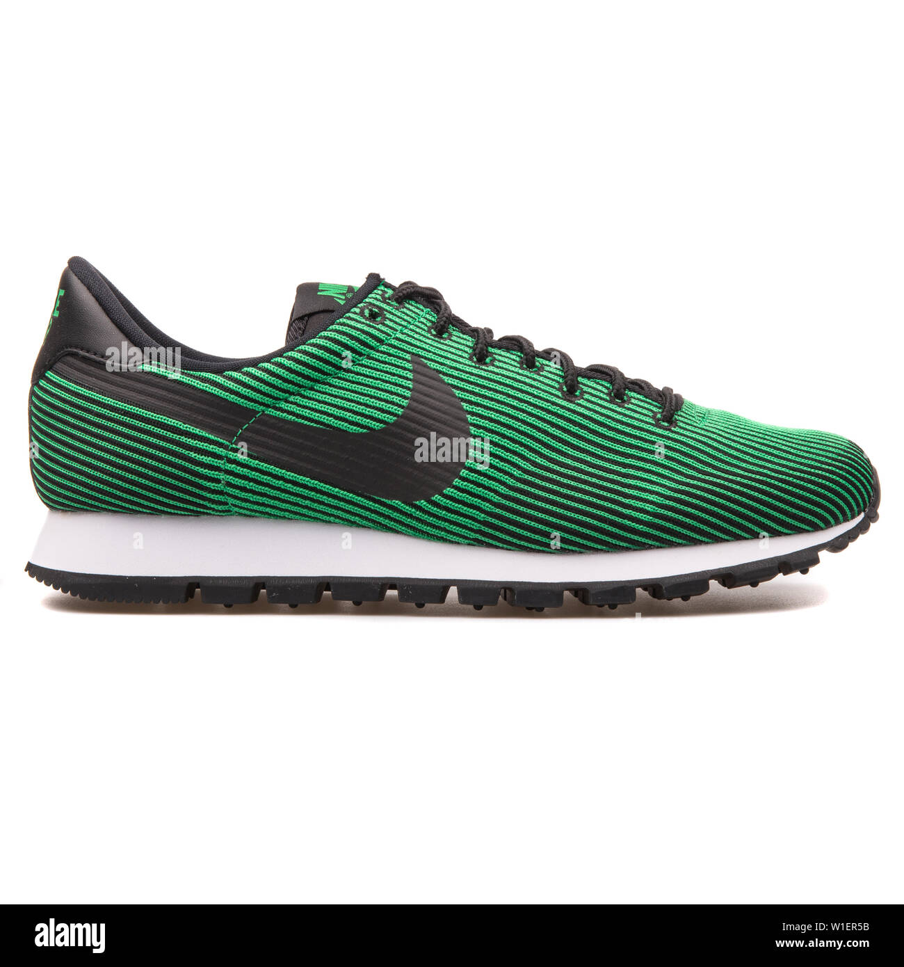 Nike negros con verde new arrivals