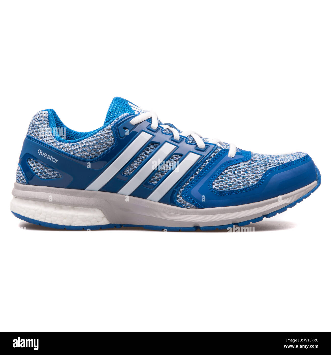 White leather adidas shoes Imágenes recortadas de stock - Alamy